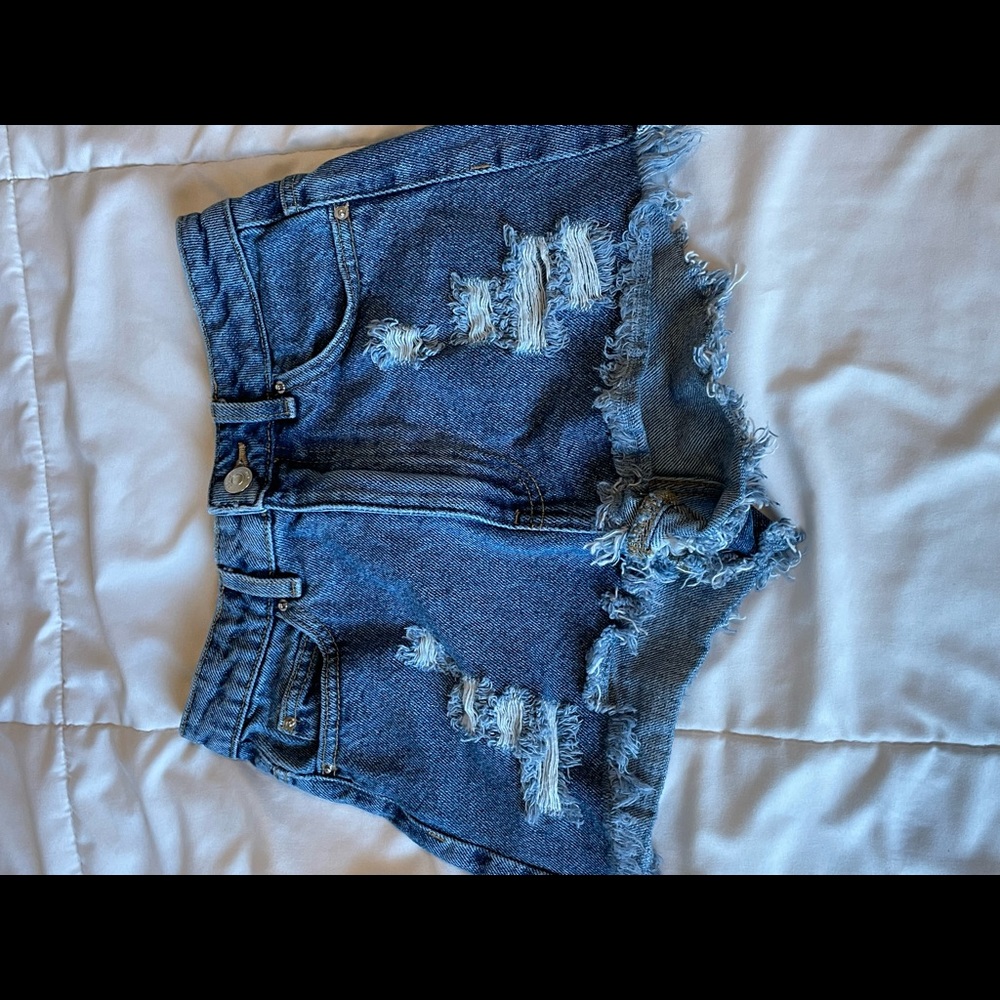 Super cute denim short shorts